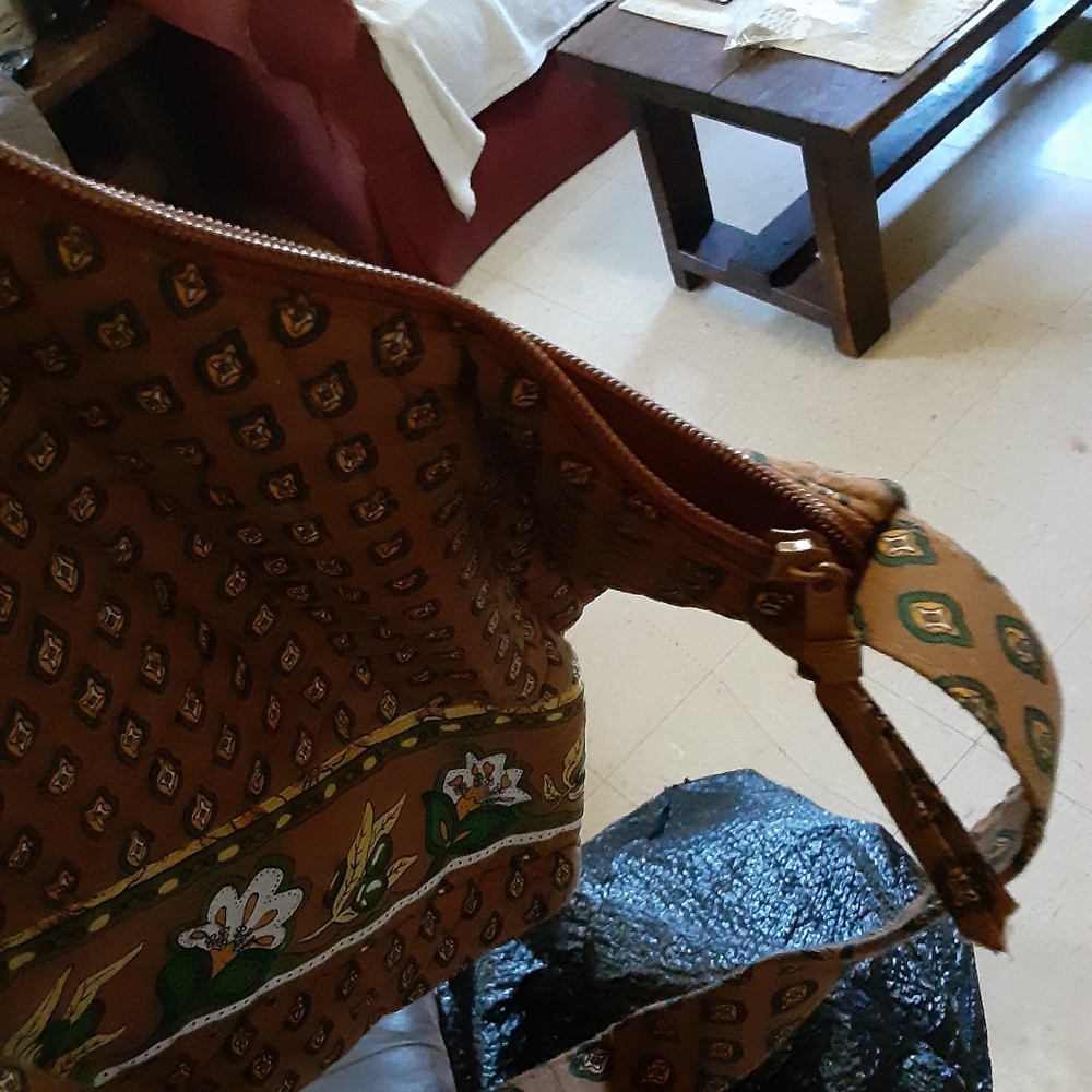 Purse - Picture 2 of 2